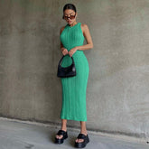 Un vestido midi de punto en color menta salvaje